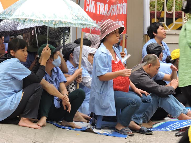 Tranh[-]chấp[-]quanh[-]việc[-]Công[-]ty[-]CP[-]dệt[-]mùa[-]Đông[-]bị[-]buộc[-]di[-]dời[-]do[-]gây[-]ô[-]nhiễm:[-]Ai[-]đúng-[-]Ai[-]sai?